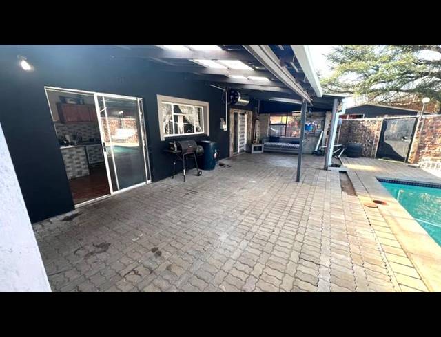 5 BEDROOM HOUSE FOR SALE IN BRAKPAN CENTRAL
